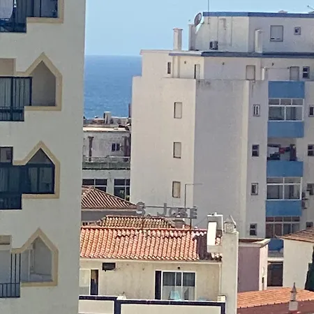 Apartament Da Rocha 2 *