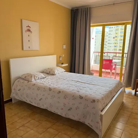 Apartament Da Rocha 2 *